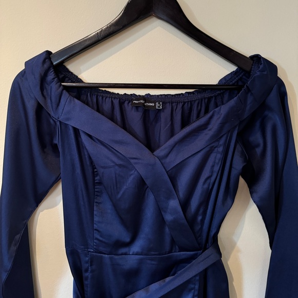 Blue satin off the shoulders dress pretty little thing size small - Picture 3 of 7
